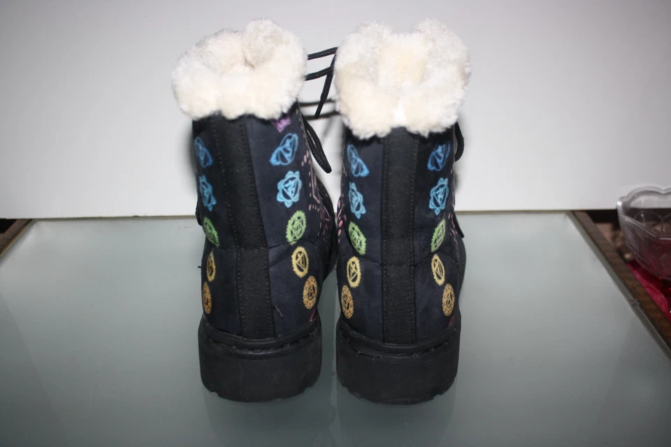 Botas para mujer Yes We Vibe de cuero vegano Chakra Love talla 11 negro estampado mandala Foto 4 de 4