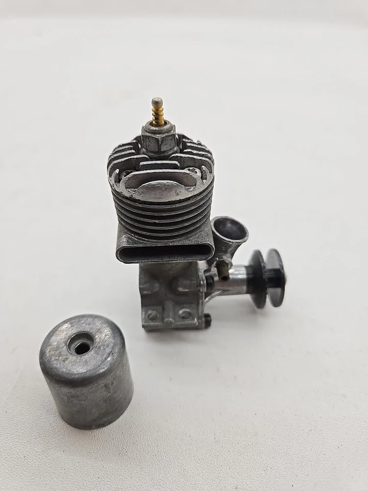 1950 McCoy .098 Glow Ignition Engine M5 #2 - Image 2 of 4