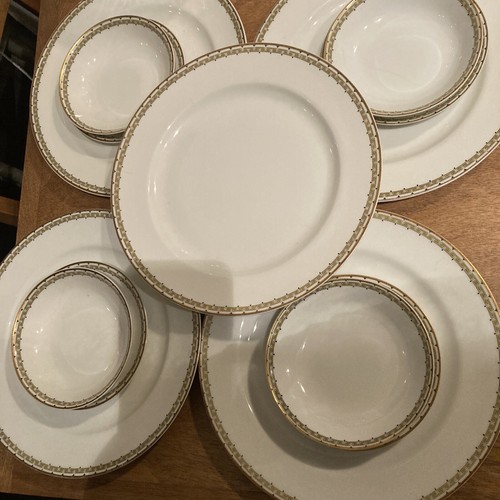 Antico Havilland Limoges ALBANY - 4 posti 3 pezzi e piatto extra - Foto 3 di 15