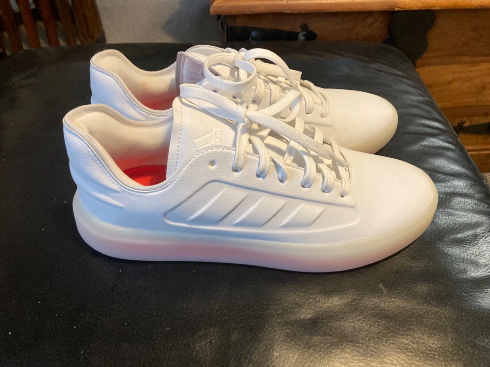 Scarpe da ginnastica adidas bianche (nuove)