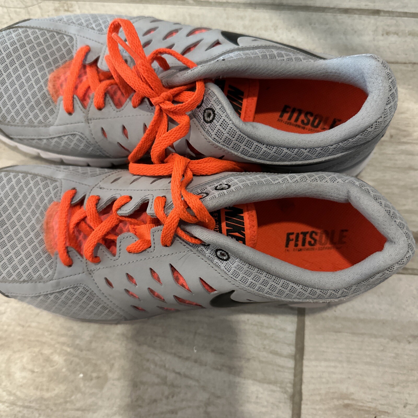 SAOLA Nike Fit Sole Sneakers Uomo 10.5 Grigio Arancione