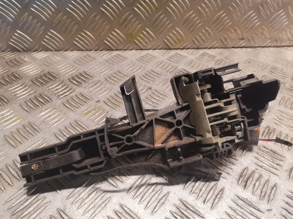 BMW 1 E87 120 I Posteriore Destro Porta Esterno Manico Foto 4 de 4