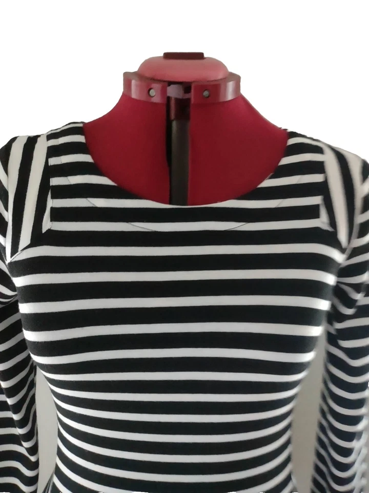 Lucca Couture 条纹球衣连衣裙黑色白色女式 M 码长袖紧身 — 第 4/4 张图片