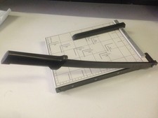 TAGLIERINA PROFESSIONALE GHIGLIOTTINA LAMA DI PRECISIONE FOGLI A4 A5 FOTO CARTON