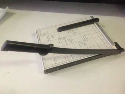 TAGLIERINA PROFESSIONALE GHIGLIOTTINA LAMA DI PRECISIONE FOGLI A4 A5 FOTO CARTON