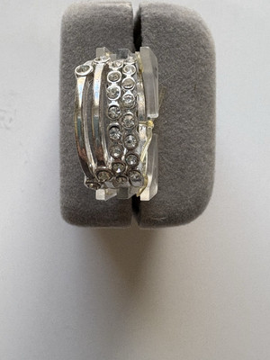 Elegante 4 Ringe besetzt mit Diamant Akzenten in jedem Ring wunderschön Silber Größe S