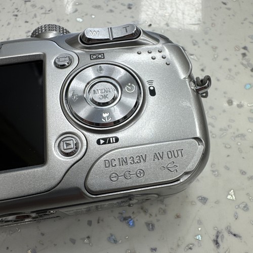 Samsung Digimax V700 7.1MP Compact Digital Camera Silver BODY ONLY - NO BATTERY - Picture 9 of 16