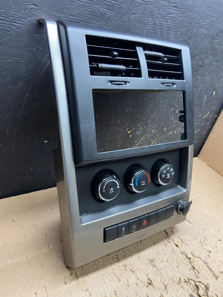 Jeep Liberty 2008 a 2012 tablero control de temperatura climático radio bisel T8361 DG Foto 3 de 4