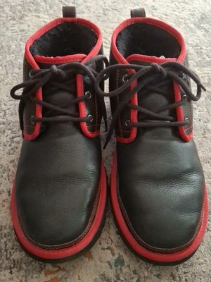 UGG Men's Neumel Leather Chukka Boots Black / Samba Red - Size 11 1133777
