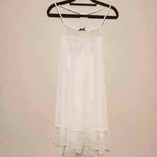 NWT Simply Vera Vera Wang Intimates Nightie, Medium, Off White, 2pc