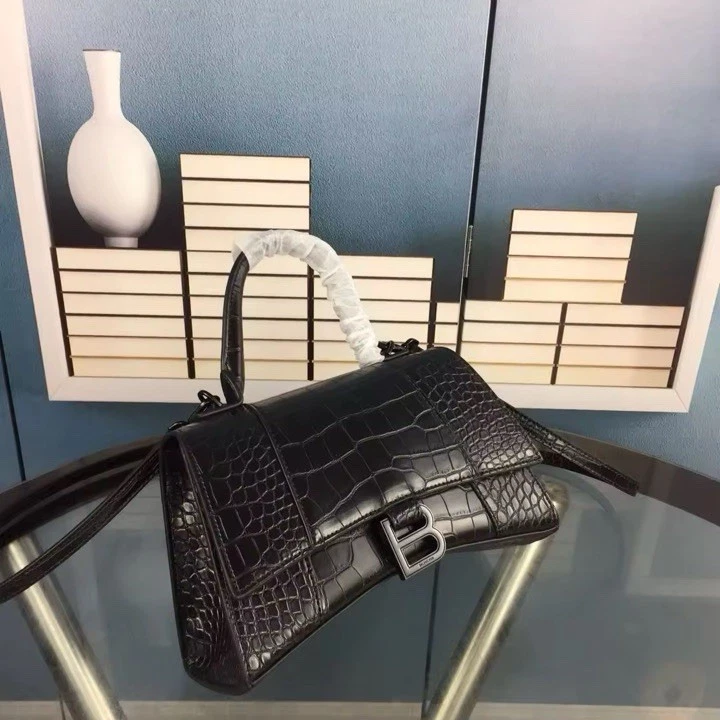 New Large Size Balencia Paris Home - Image 2 of 4