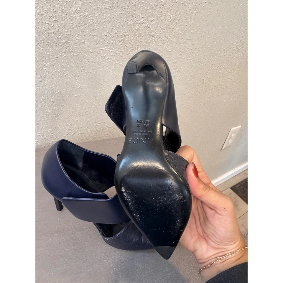 Zapatos de salón Vince azul serpiente cuero en relieve punta talla 7 hechos en Italia Foto 4 de 4