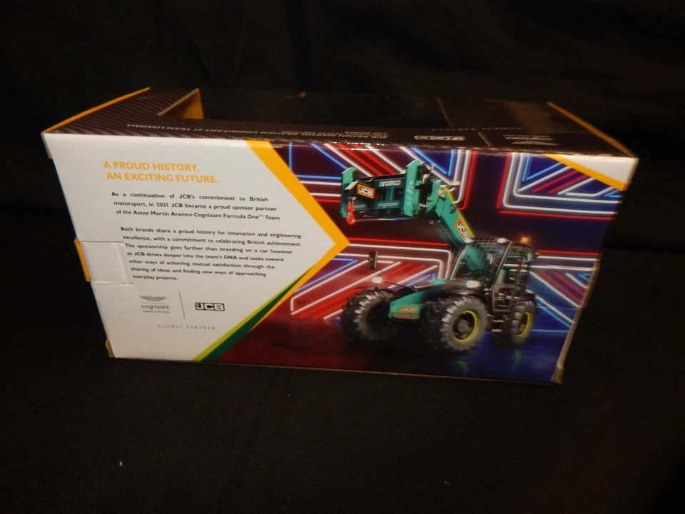 BRITAINS JCB ASTON MARTIN ARMACO COGNIZANT F1 TEAM LOADALL 43271 BNIB 1:32 - Image 4 of 4