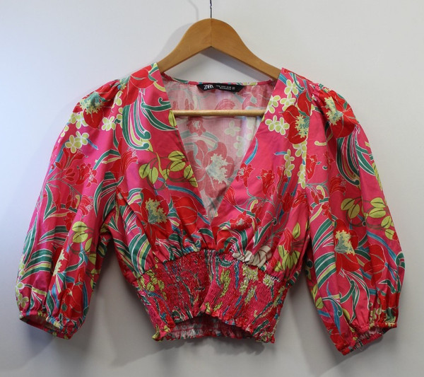 Zara Tropical Floral V-Neck Smocked Crop Top Small...WeL1