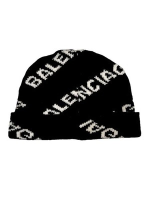Balenciaga Black & White All-Over Logo Knit Beanie All-around blackletter beanie main image 4