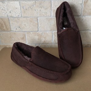 mens ugg moccasins