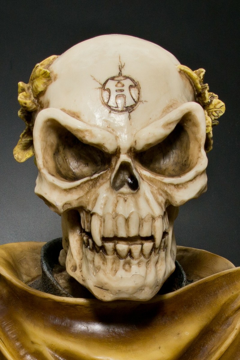 Vampire- Rare Alchemy Gothic Alchemus Maximus Vampire Skull Bust
