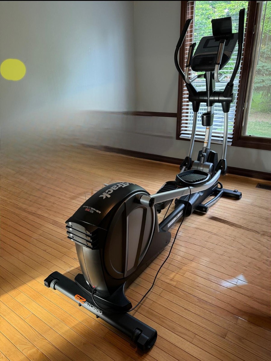 ルビー NordicTrack SpaceSaver SE9i Elliptical - Black (NTEL14416