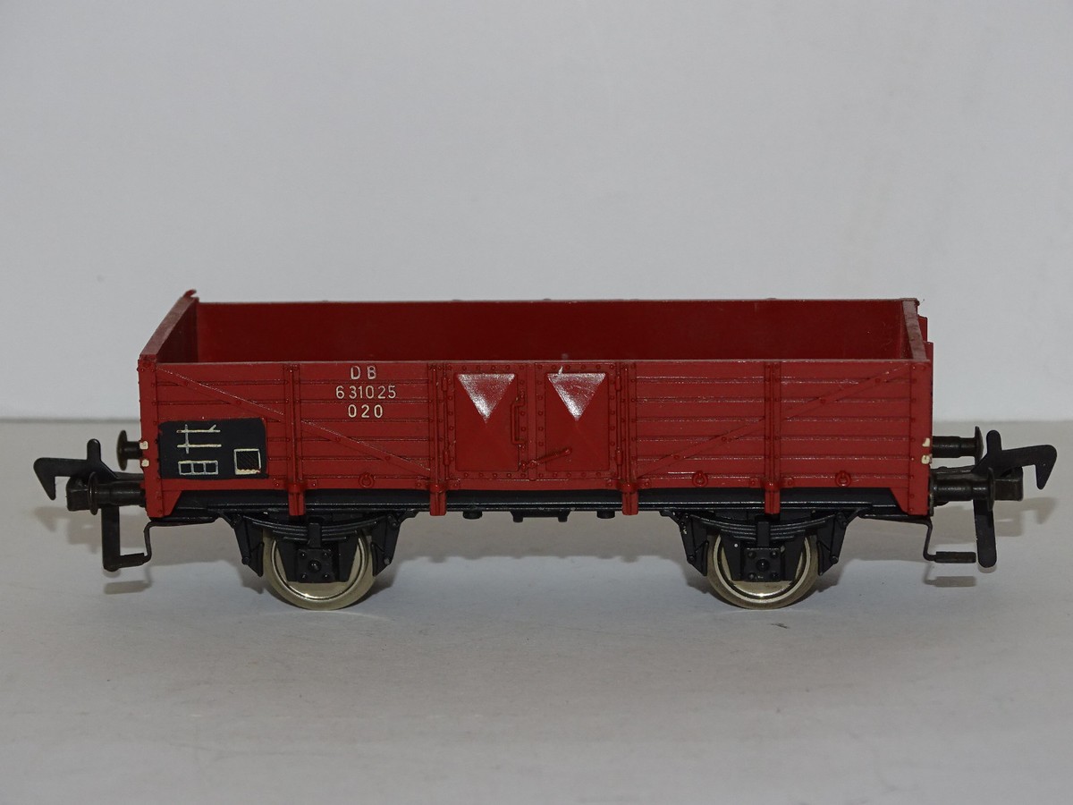 SMCF Ho wagon TOMBEREAU GRIS , tout métal avec boite d'origine , très bon état