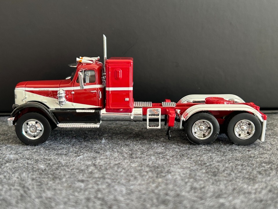 1/64 Trattore International RDF-405 Rosso In Resina - Top Shelf RDFC405 Edizione Limitata