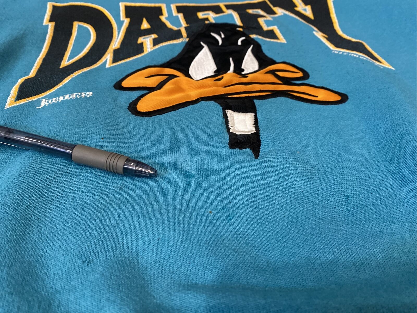VTG 90’s 1993 Daffy Duck Sweatshirt Large Crewnec… - image 8