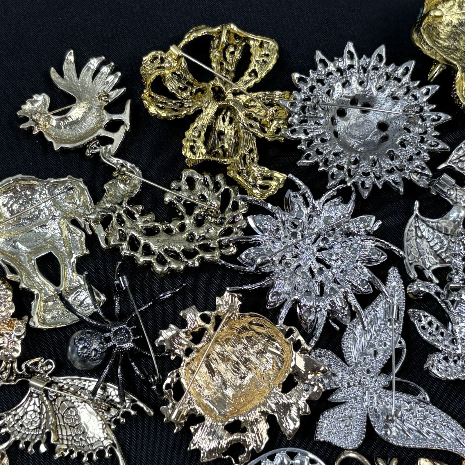 Mostly Modern Assorted Unsigned Brooch Pin Lot Of… - image 20