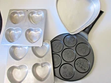 Heart shaped baking pans and Christmas flat pan