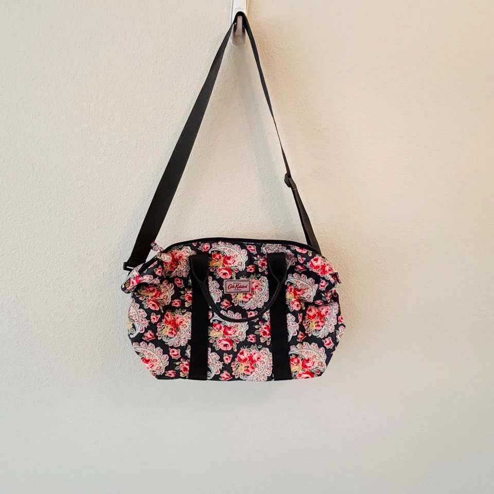 Cath Kidston London Paisley Rose Oil Cloth Weekend Travel Bag Shoulder Strap - Image 3 of 4