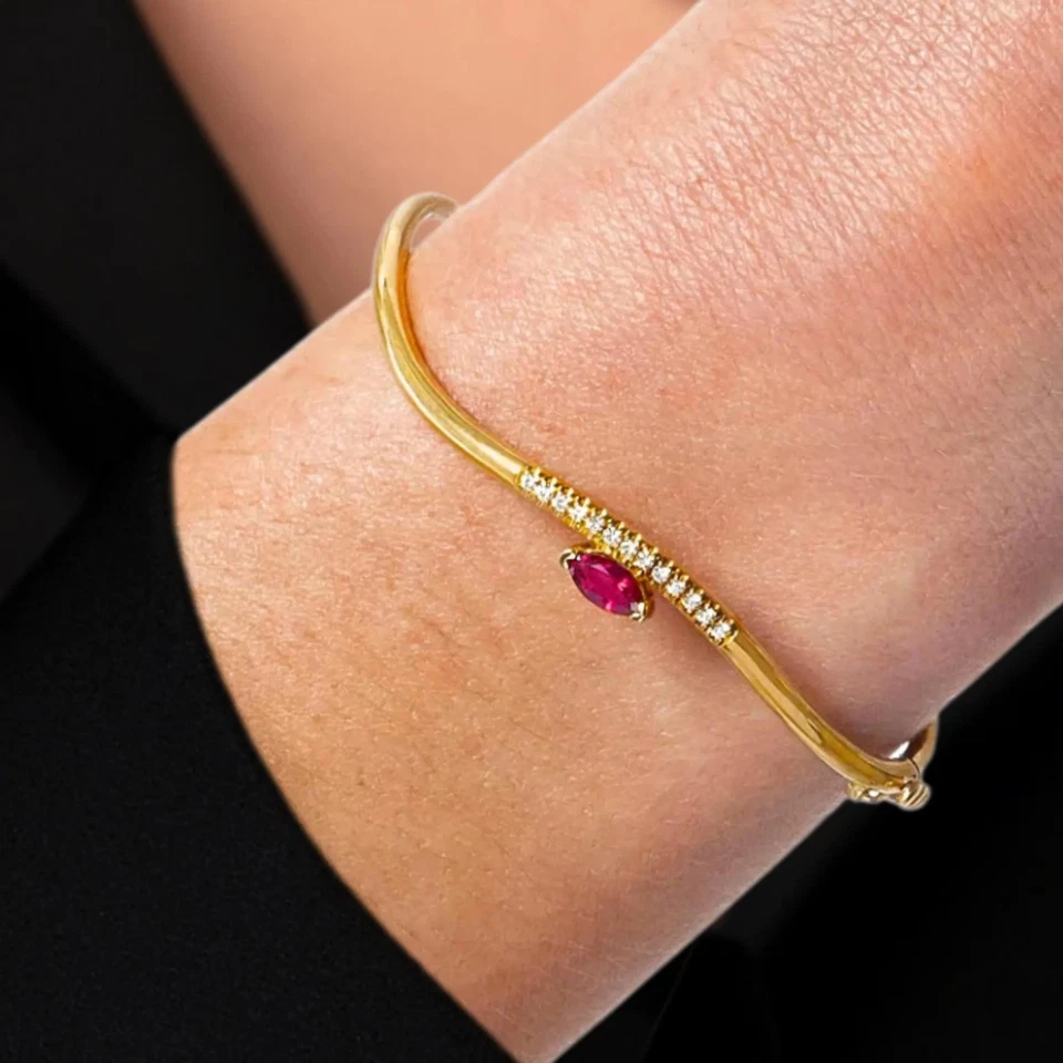 14K Yellow Gold Women`s Bracelet Pear Ruby Gemstone Jewelry - Image 3 of 4