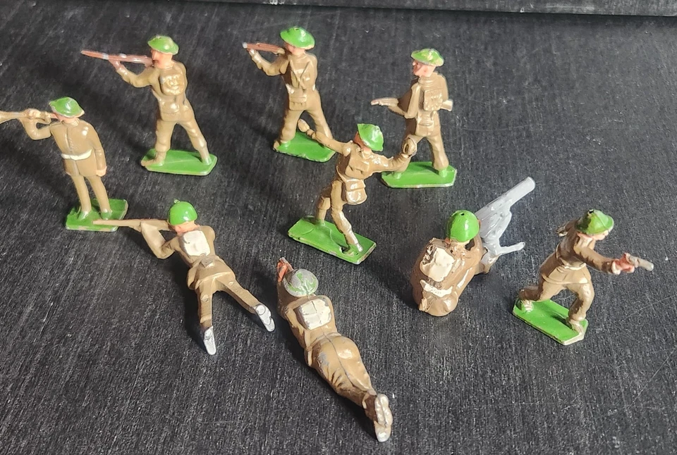 JUEGO DE 9 SOLDADOS DE JUGUETE DE MEDIA LUNA VINTAGE AÑOS 50 INGLATERRA SEGUNDA GUERRA MUNDIAL CON DISEÑOS DIFÍCILES DE ENCONTRAR 50mm Foto 3 de 4