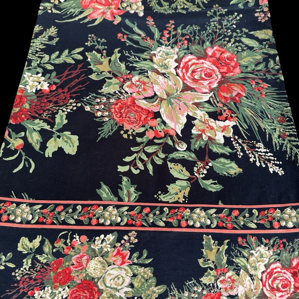 Corredor de mesa de tecido April Cornell MERRY BLACK rosas vermelhas Natal 16x81 feriado - Imagem 2 de 4