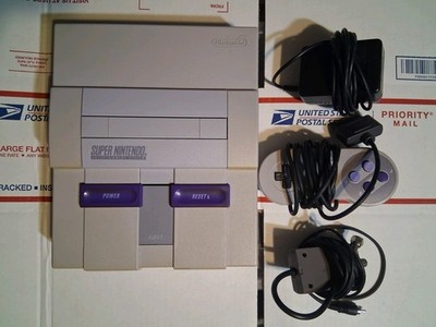 Super Nintendo SNES Original Console SNS-001 Bundle 