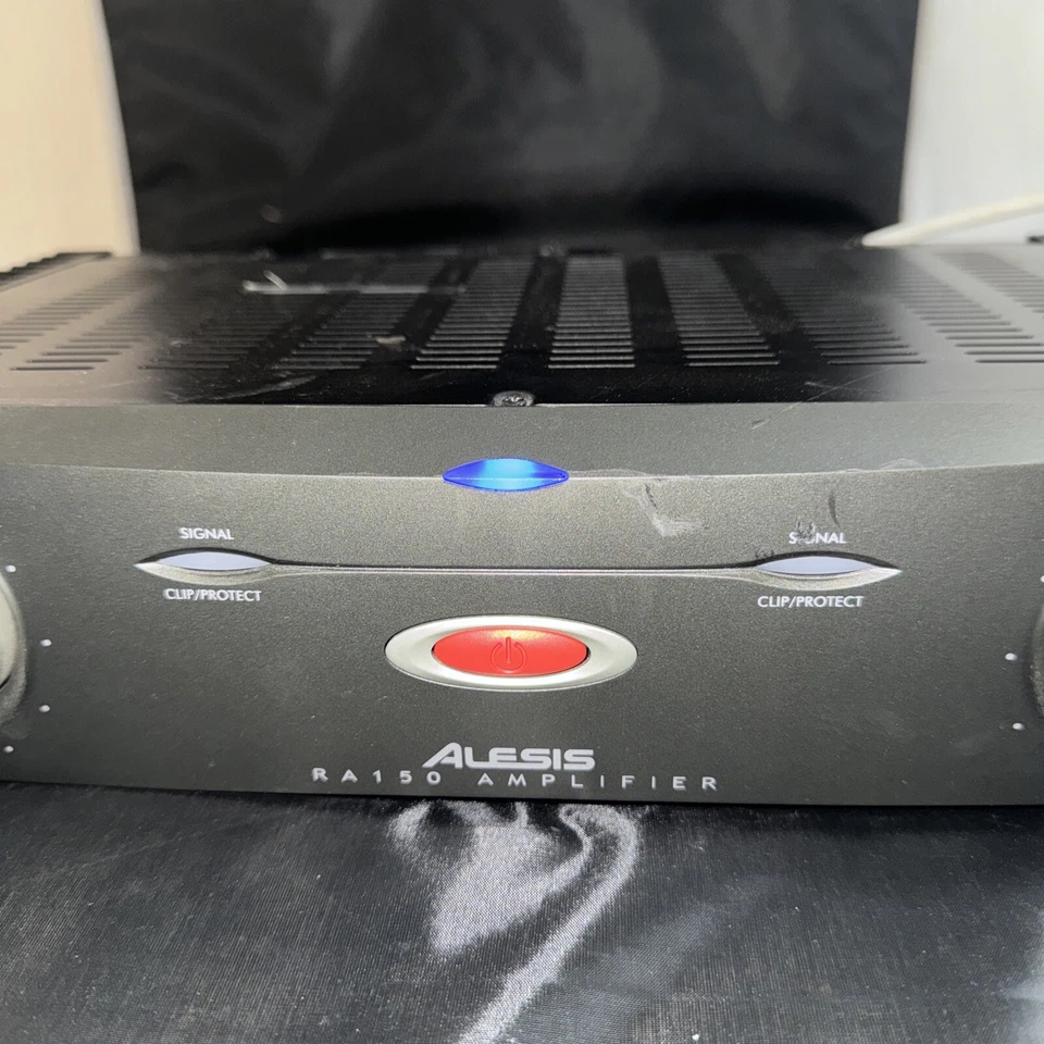Alesis RA150 Power Amplifier - Image 2 of 4