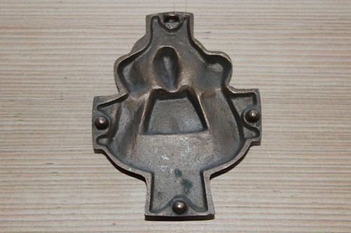 Kreuz Wandkreuz Emmaus Jünger ca. 7,5 x 9,5 cm Bronze 118g Christoph Fischbach - Bild 3 von 4