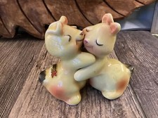 BUNNY Salt Pepper Shakers Huggers Hugging Bunnies Ruth Van Tellingen Old Orchard