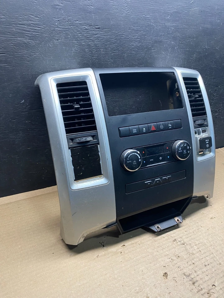 2009 to 2012 Dodge Ram 1500 Center Dash Radio Screen Climate Panel S2894 DG - Image 2 of 4