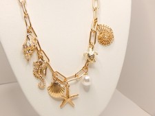 Gold Tone Starfish  sea life ocean Charm Pendant Necklace NWOT 18"