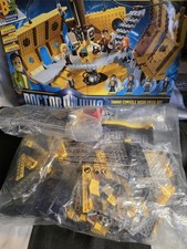 Doctor Who TARDIS Console Room Mega Set  With Figures Character Building New