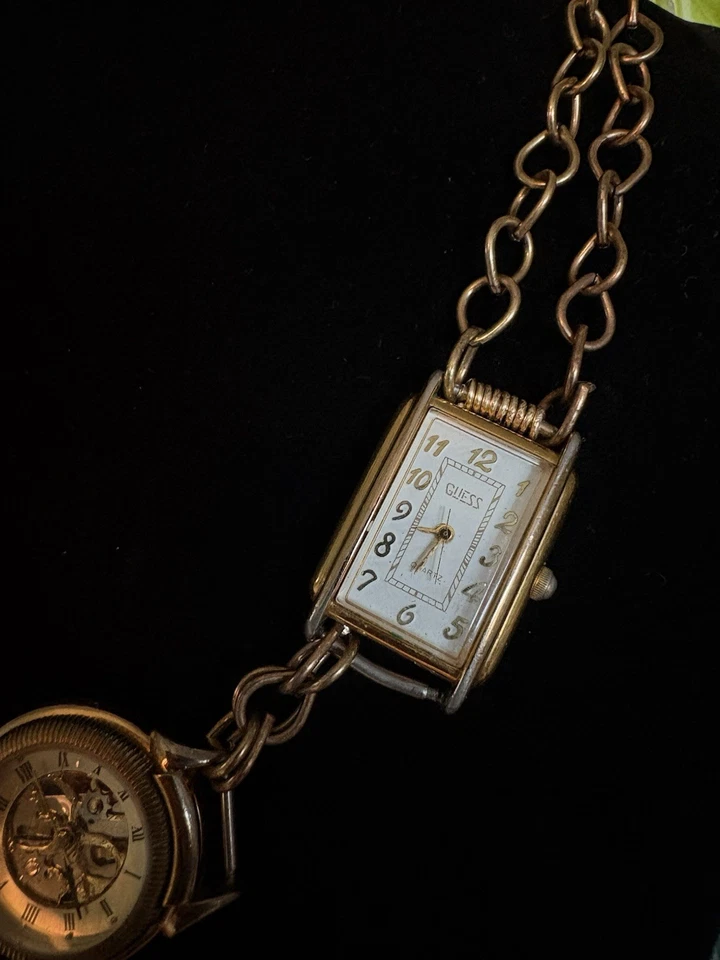 Collar único tono oro con 3 relojes (Fósil, Guess, sin marca) y 2 cadenas Foto 3 de 4