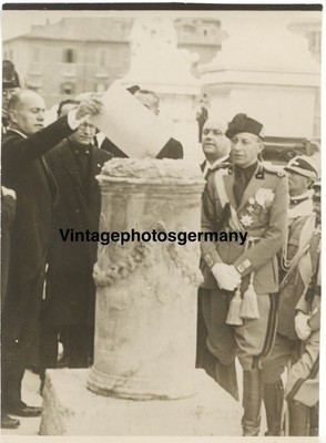 Z5644 Foto 1928 Italien Präsident verbrennt Staatsschulden General Orden Badges