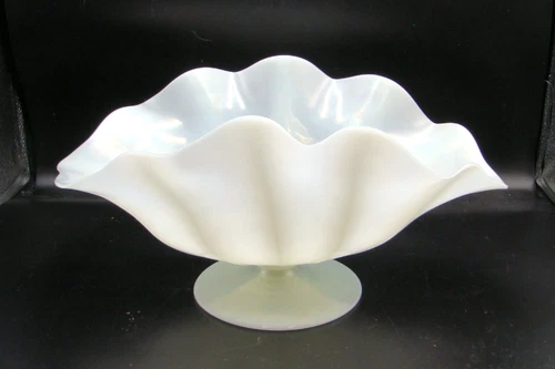 Carder Steuben Ivrene 7563 Footed Bowl