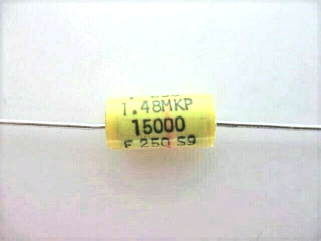 Capacitor Poliéster Film 15KpF ( 0.015uF / 15nF / 153 ) Série B32529