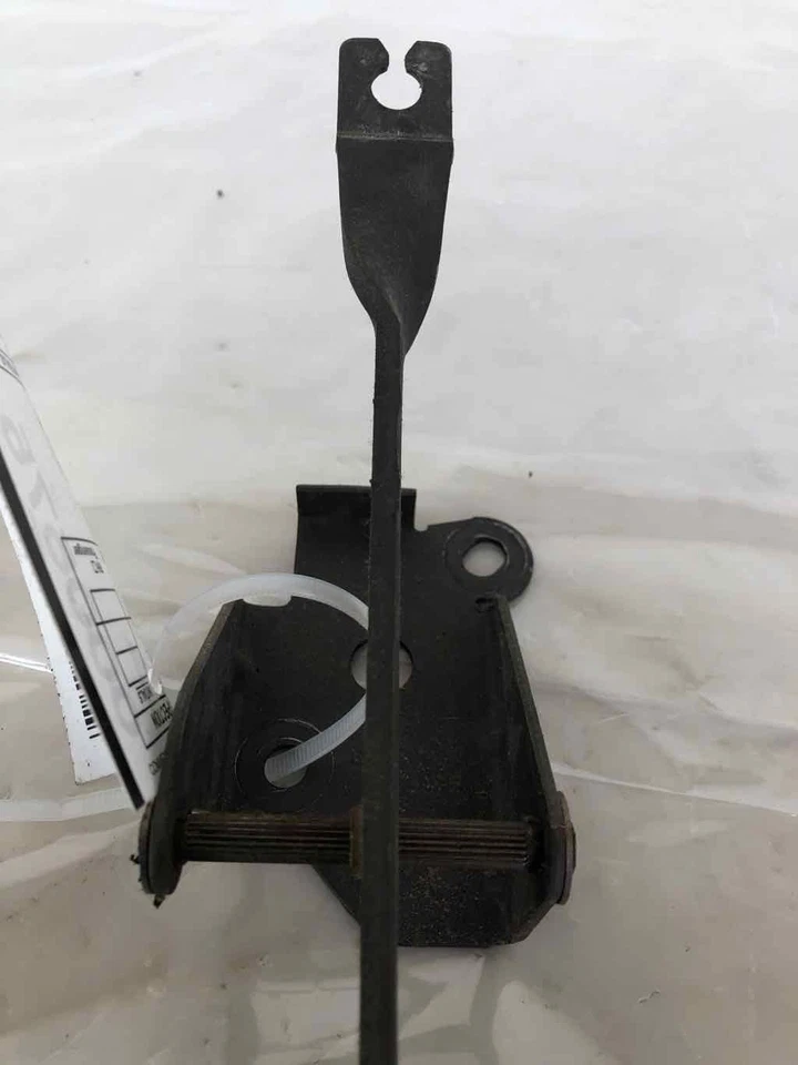 2006 FORD TAURUS Accelerator Floor Throttle Gas Foot Pedal Lever OEM - Image 3 of 4