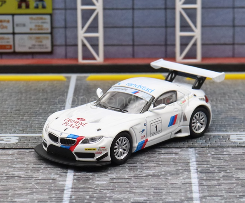 Maxwell 1:64 Scale White Z4 GT3 Racing #1 Sports Car Model Diecast