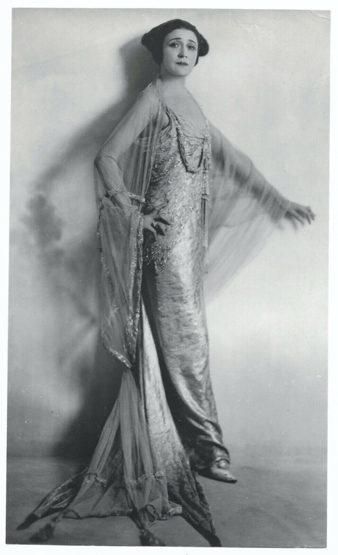 SUPER RARE!! 5 1/2X9 3/8 1910 ORIGINAL BERTHA KALISH PUBLICITY PHOTO caption