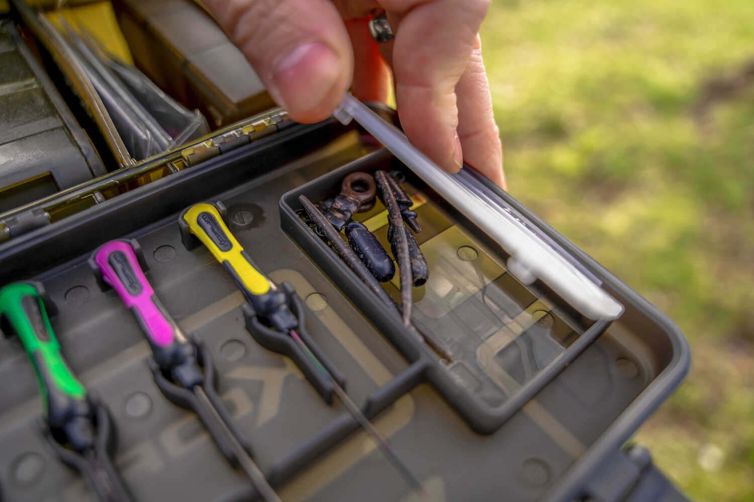 Korum Roving Blox Fully Loaded Fishing Tackle Box With Baiting Tools