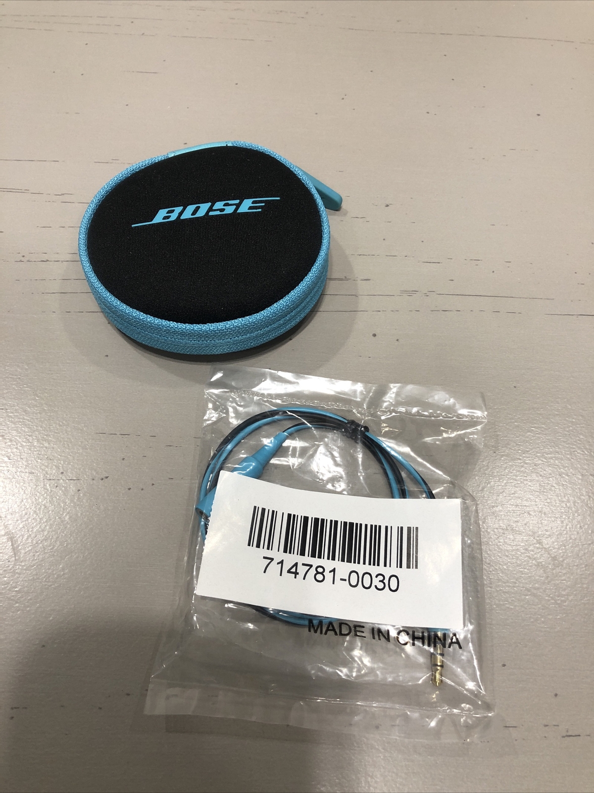 Bose SoundSport In-Ear Wired Headphones for Apple - Blue - VGC (717534-0010)