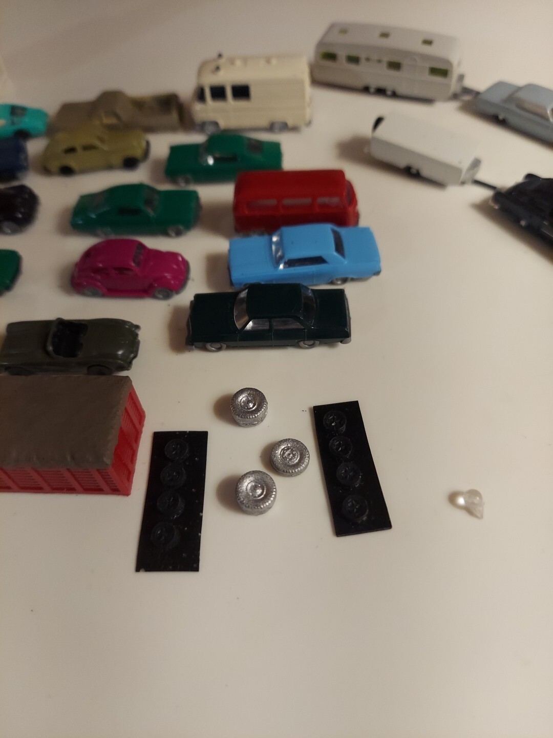 n scale train accessories lot Cars And Trucks And Fuel Tanks eBay