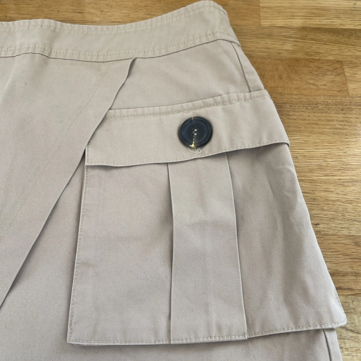 Minifalda Bershka talla S color tostado con bolsillos