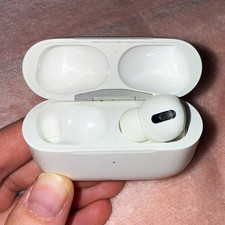 Apple AirPods Pro Bluetooth Right Earbud Built-In Mic and Charging Case W/Cover